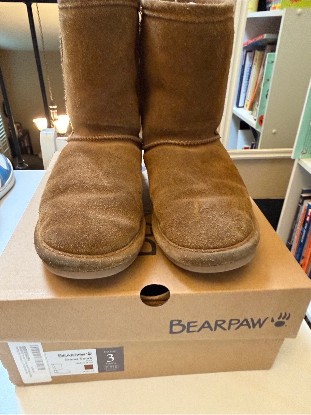 BearPaw kids unisex size 3 Short Suede Boots in Chestnut